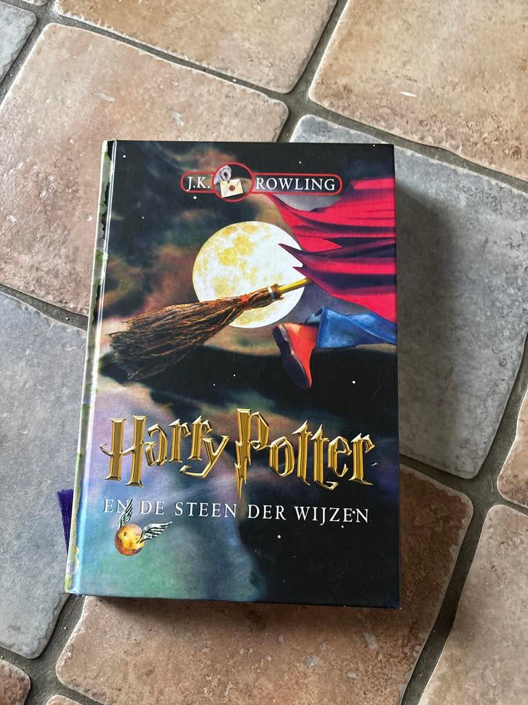 Harry potter en der steen der wijzen, Ophalen of Verzenden, Gelezen, Fictie algemeen