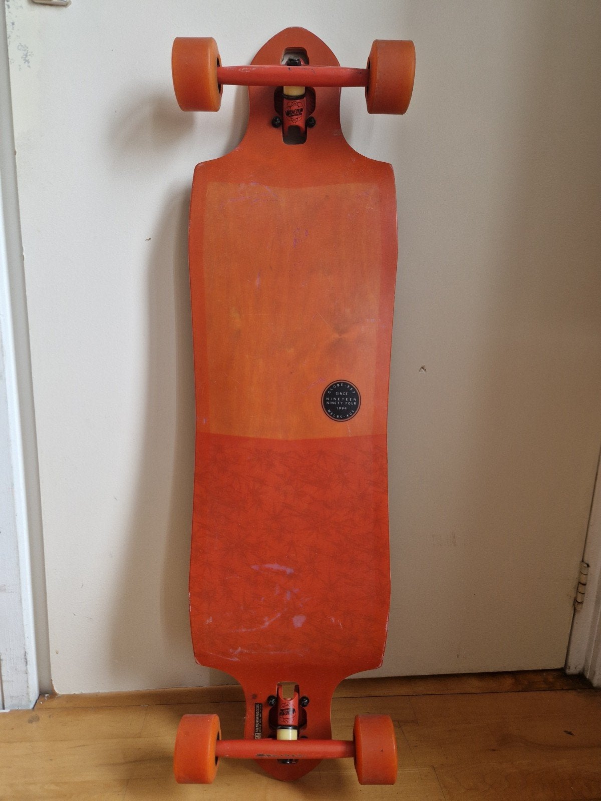 longboard globe slegdehog fibrecarve 37.5, Ophalen, Zo goed als nieuw, Longboard