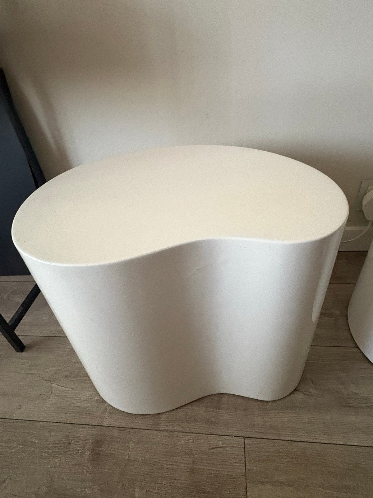 2 Sets van 2 Witte Niertafel Bijzettafels - Stapelbaar, Ophalen, Minder dan 55 cm, Gebruikt, Overige vormen
