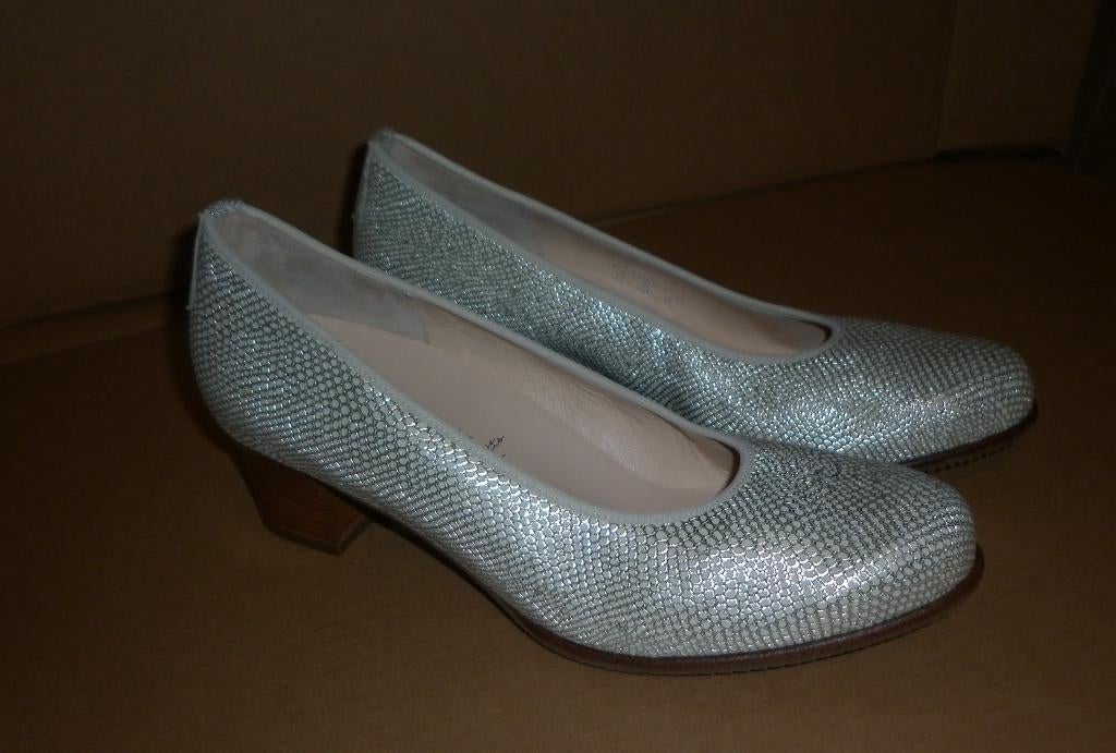 pumps   maat 40 merk : Hassia, Hassia, Pumps, Ophalen of Verzenden, Zo goed als nieuw