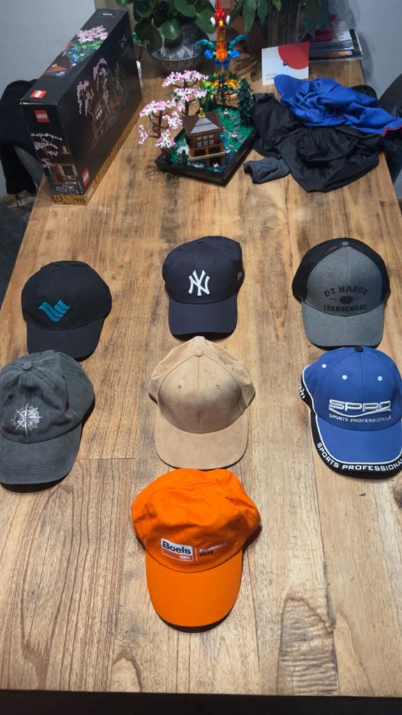 Setje petten, Ophalen, Zo goed als nieuw, One size fits all, Pet