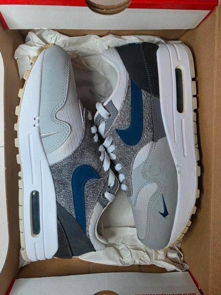 Nike Air Max 1 London City pack - maat 36, Nike, Ophalen of Verzenden, Grijs, Sneakers of Gympen