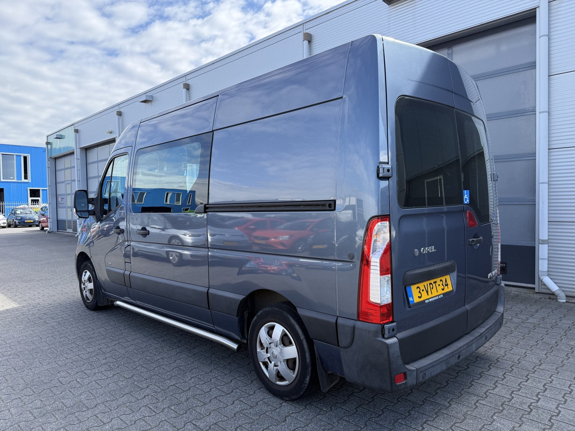 Opel Movano 5+1 Rolstoelbus 2.3 CDTI L2H2 (bj 2011), Auto's, Voorwielaandrijving, Euro 5, 4 cilinders, Elektrische ramen