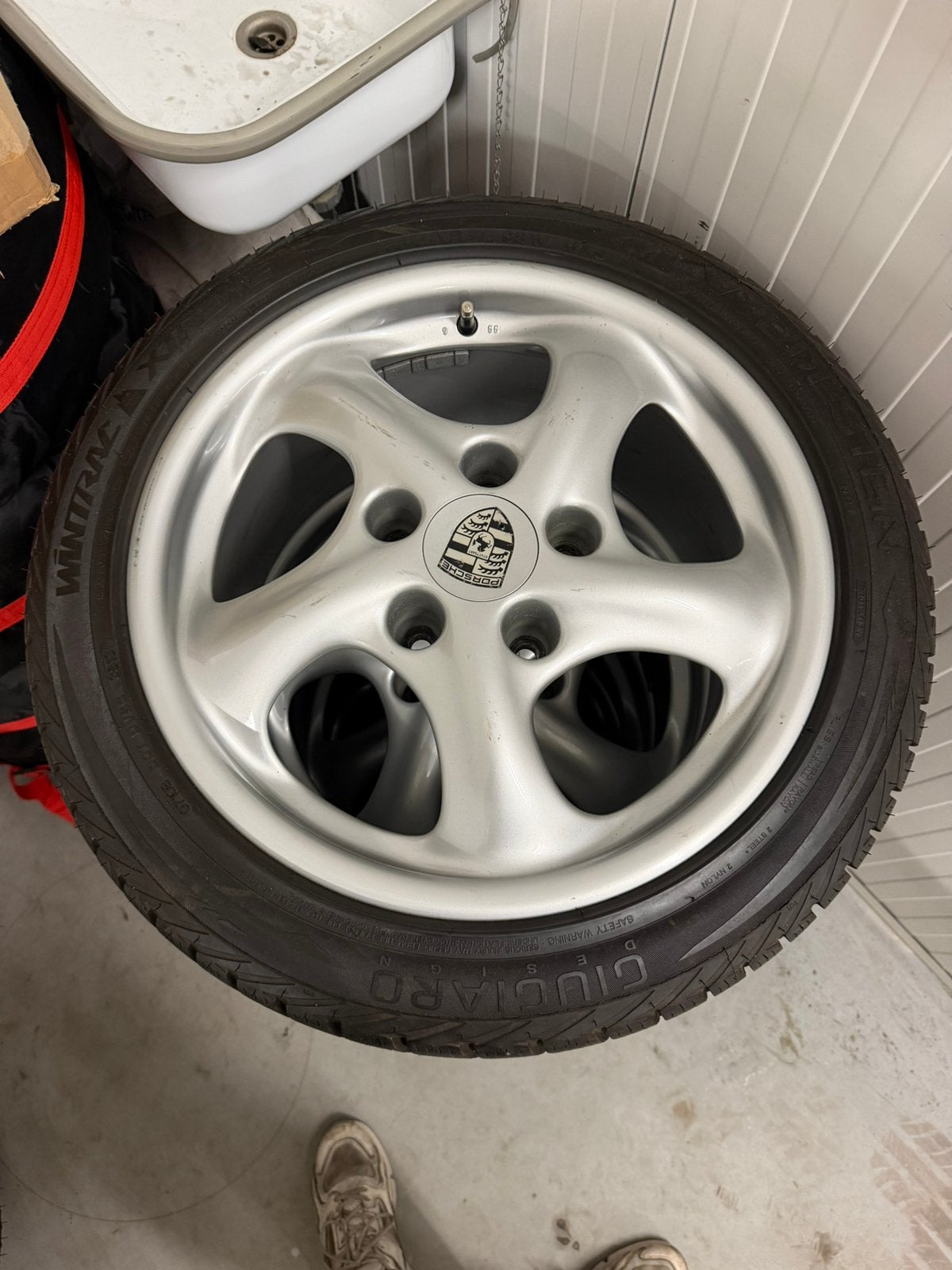 Porsche 996, 17" originele velgen / Vredestein winterbanden, Auto-onderdelen, Banden en Velgen, Ophalen, Gebruikt, 255 mm, Banden en Velgen