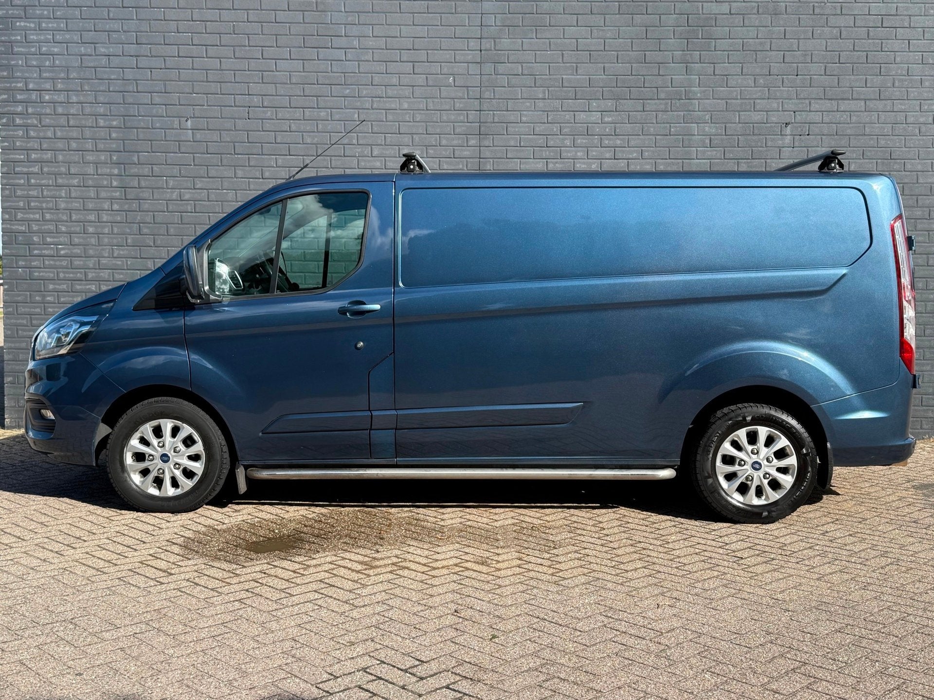 Ford Transit Custom 300 2.0 TDCI L2H1 Sport Lang Xenon LED N, Voorwielaandrijving, Dealer onderhouden, 15 km/l, Blauw