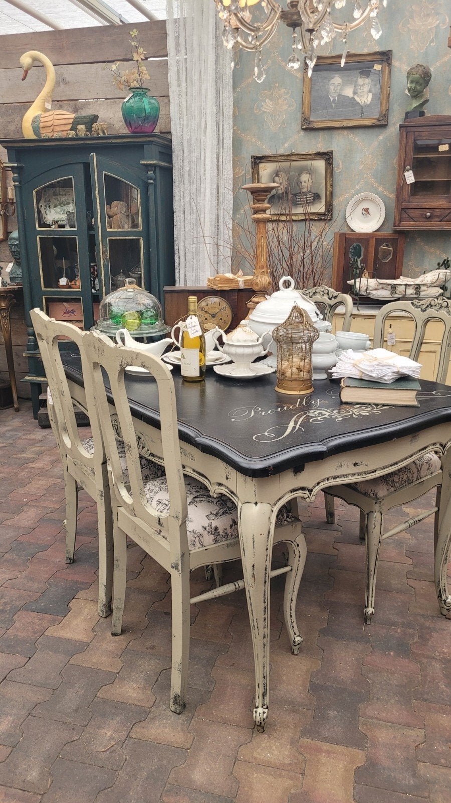 Antieke Franse eetkamer, stoelen met toile de Jouy bekleding, Ophalen