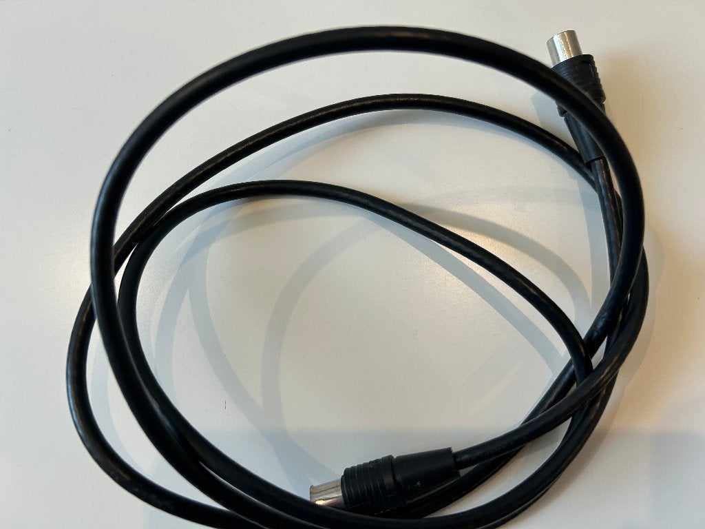 Coax Kabels .3 stuks .Radio .Antenne.TV +2.st.Adapters, Ophalen, Zo goed als nieuw, Minder dan 2 meter, Coaxiale kabel