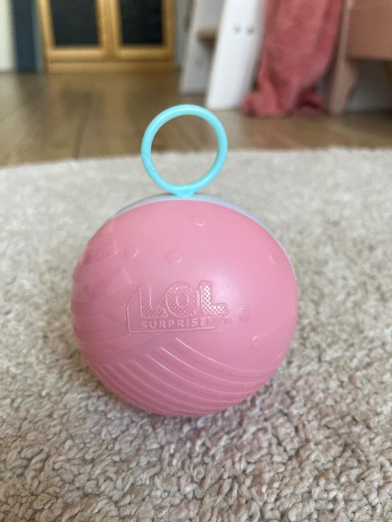 Lol poppetjes met huis en zwembad, Ophalen, Zo goed als nieuw, Overige typen