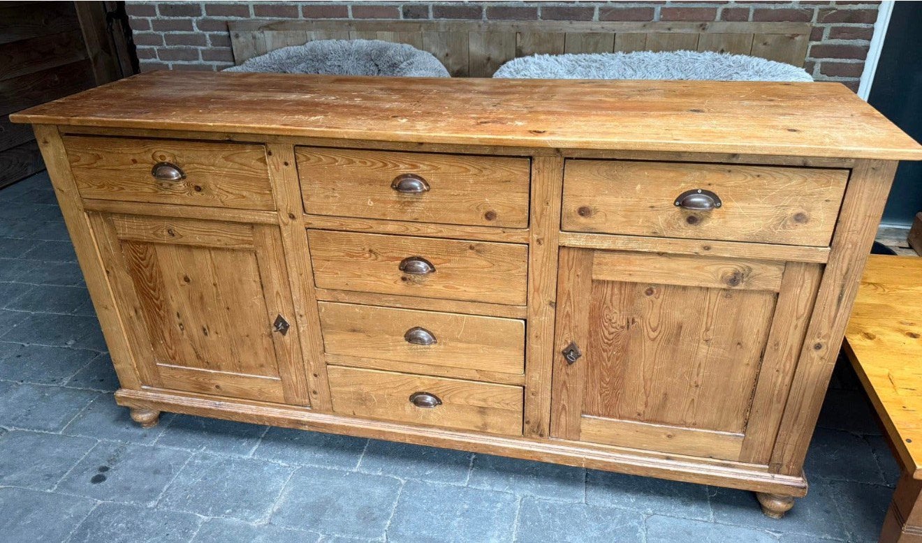 Prachtige zware oud geloogd grenen antieke dressoir kast, Ophalen, Gebruikt, 25 tot 50 cm, 150 tot 200 cm