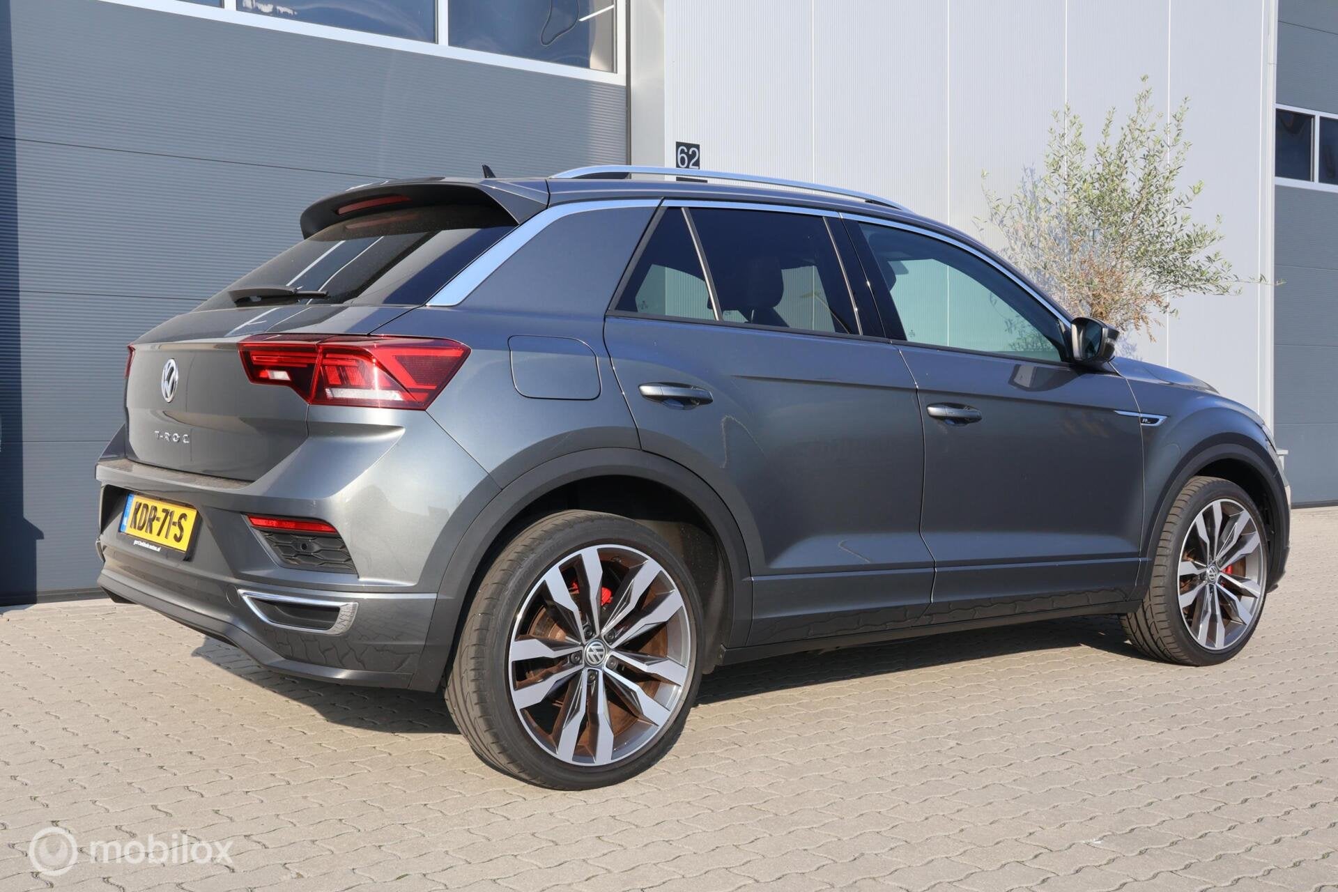 Volkswagen T-Roc 1.5 TSI DSG R-Line I Camera | ACC | LED, Zwart, 4 cilinders, Bedrijf, SUV of Terreinwagen