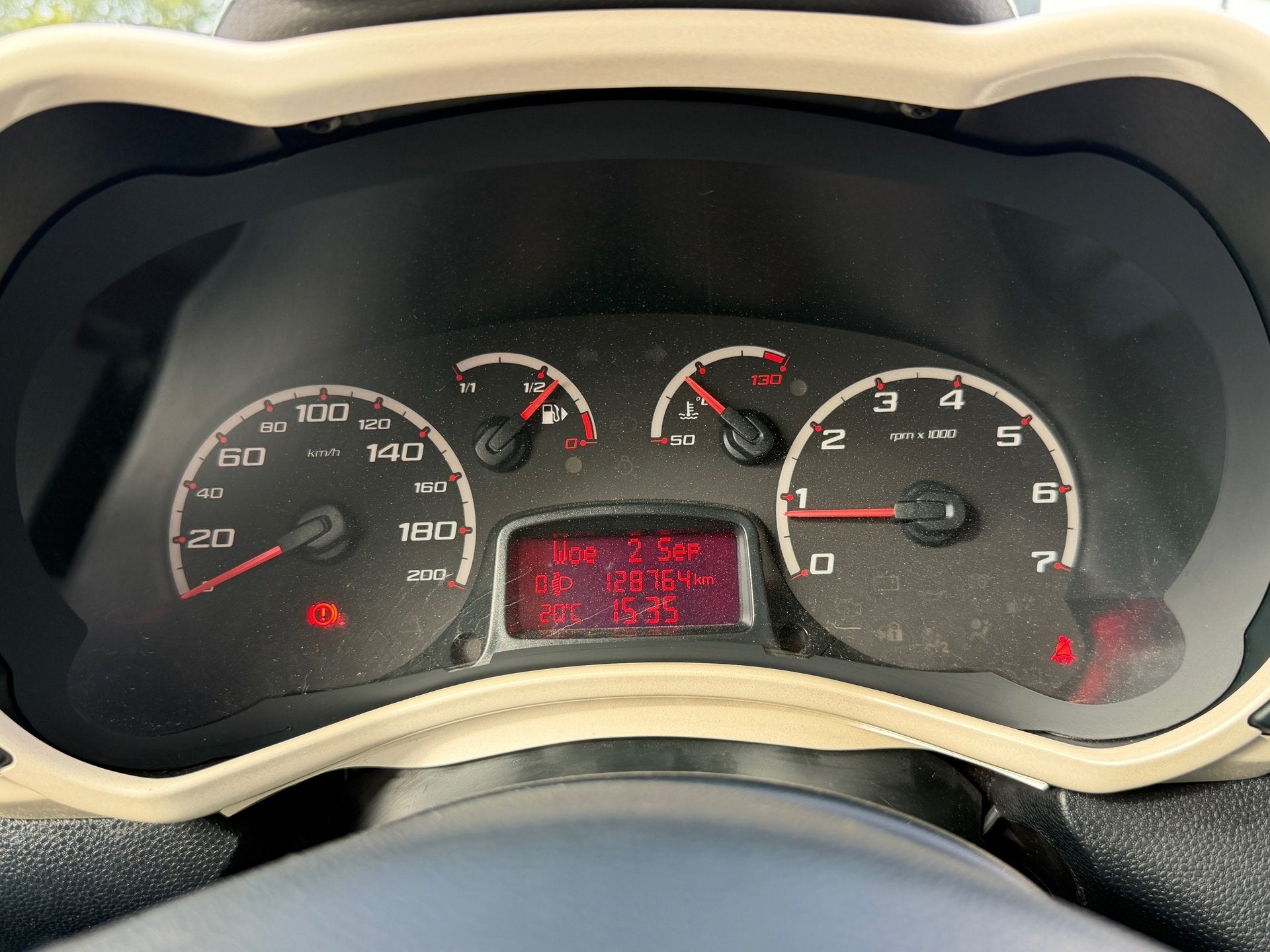 Ford Ka 1.2 Titanium X|Parkeer sensoren|Airco, Auto's, Voorwielaandrijving, Gebruikt, 1242 cc, 4 cilinders