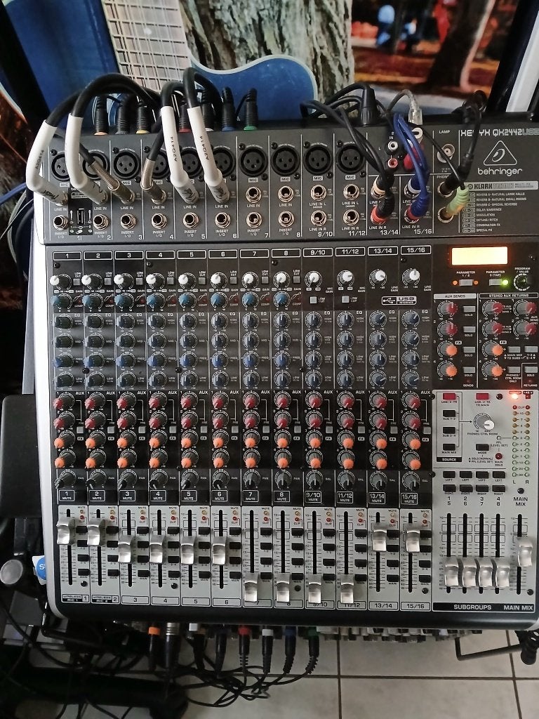 Behringer QX2442 USB, Ophalen, Zo goed als nieuw, 10 tot 20 kanalen, Microfooningang