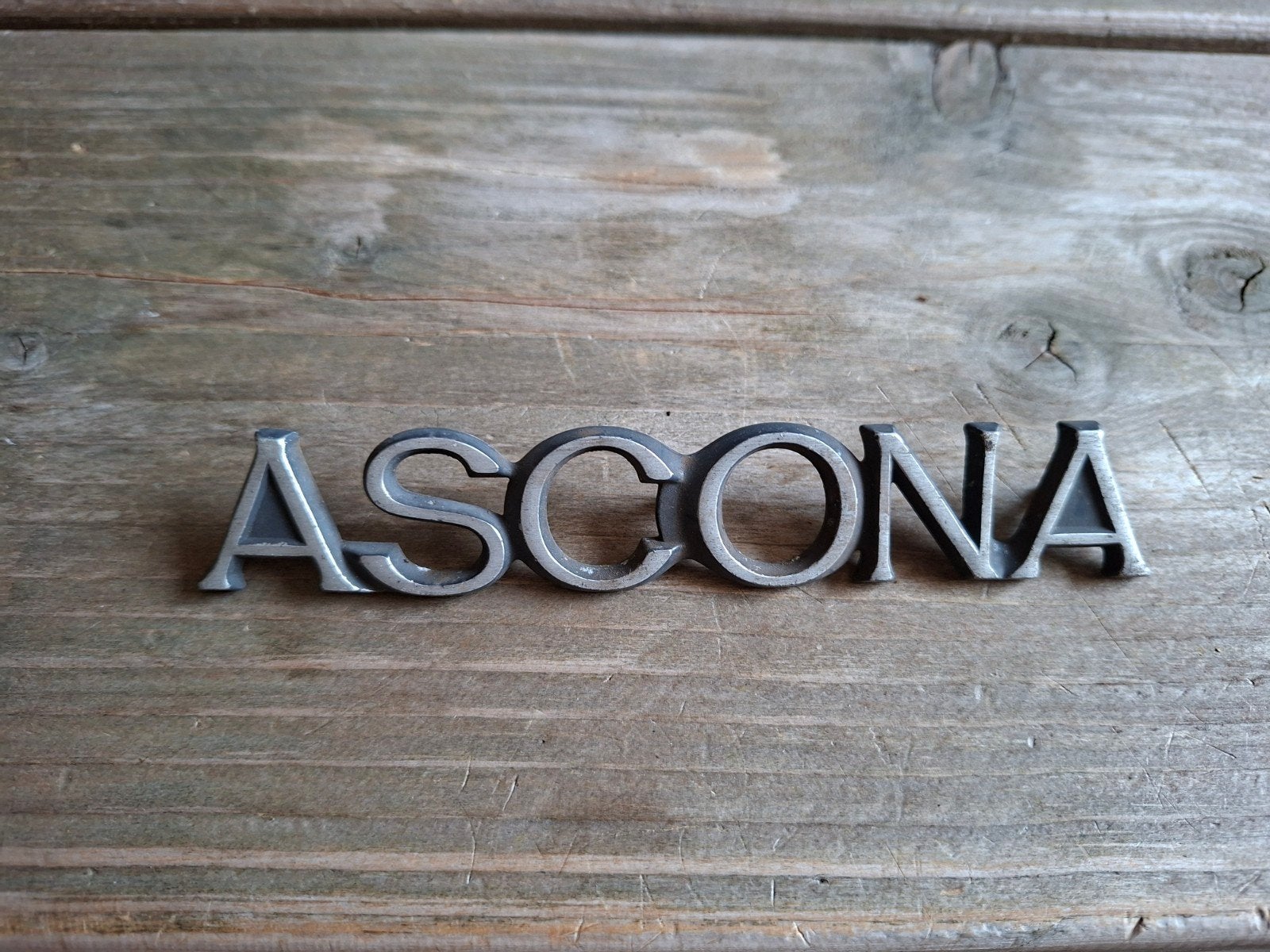 Metalen letters 'ASCONA' - Vintage decoratie, Ophalen of Verzenden
