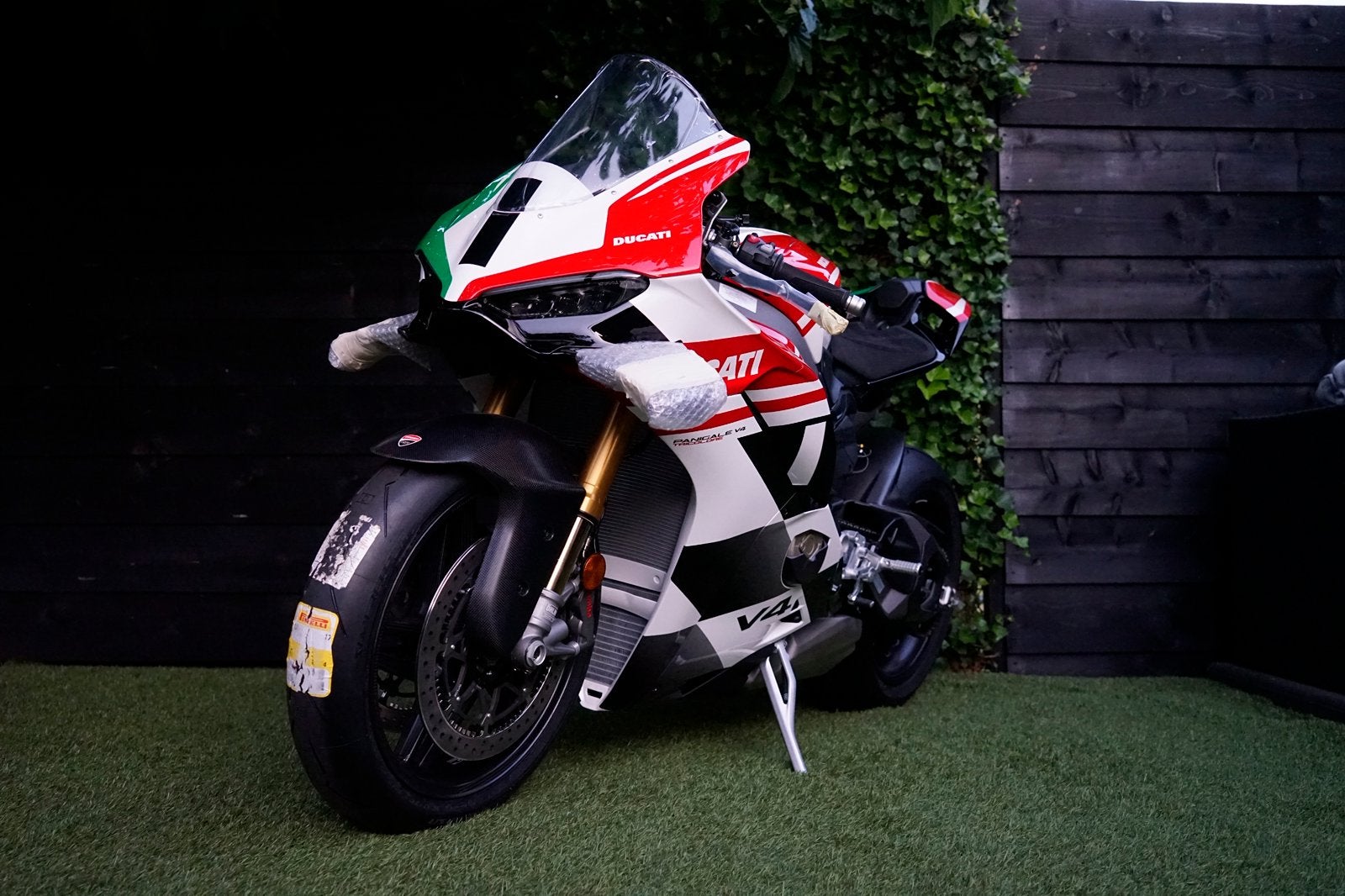 Ducati Panigale V4 Tricolore Limited Edition 1/1000 NIEUW, Motoren, Bedrijf, Super Sport
