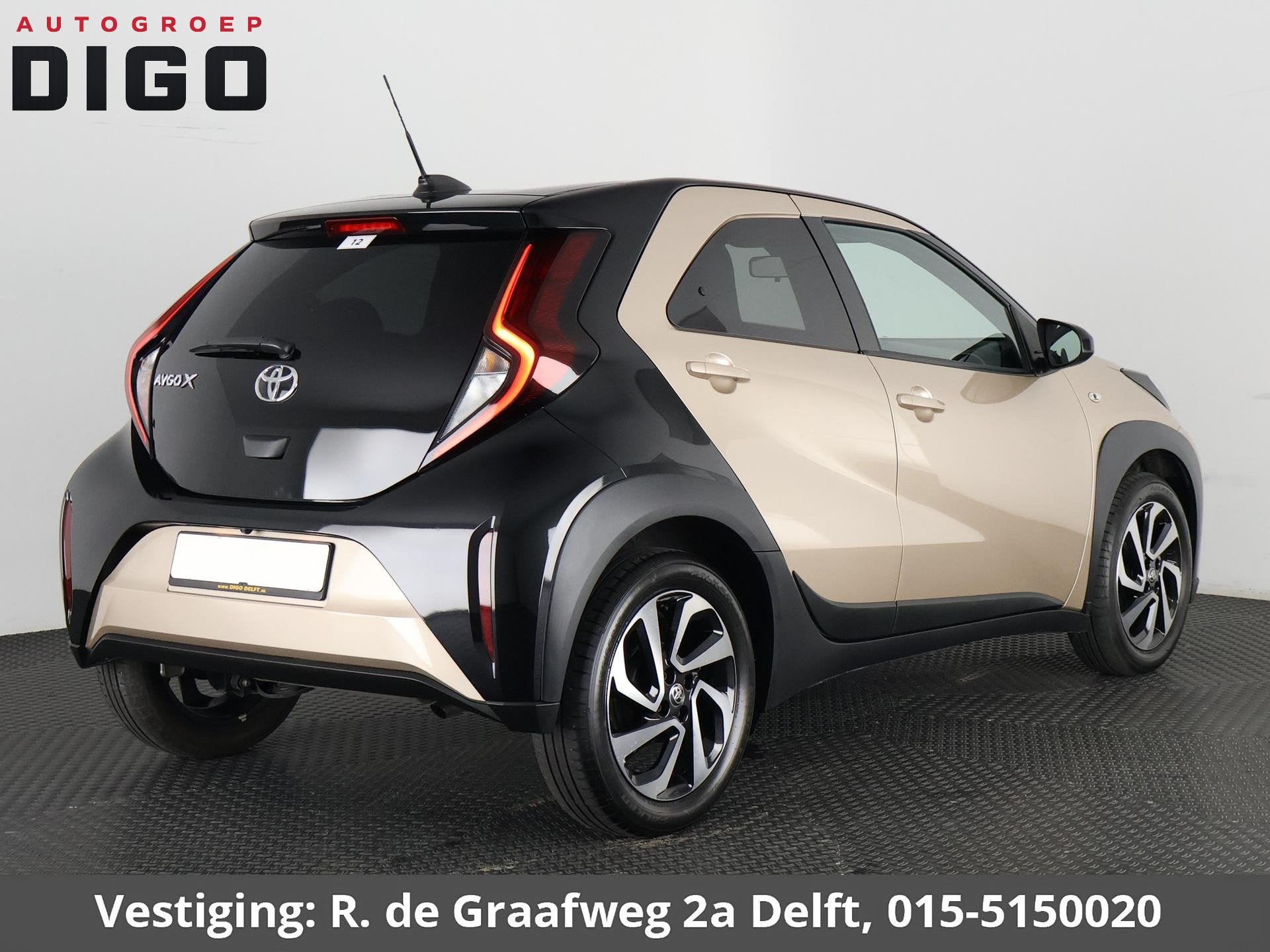 Toyota AYGO X 1.0 VVT-i S-CVT Pulse Automaat | Stoelverwarmi, Stof, Gebruikt, 4 stoelen, Automatische klimaatregeling