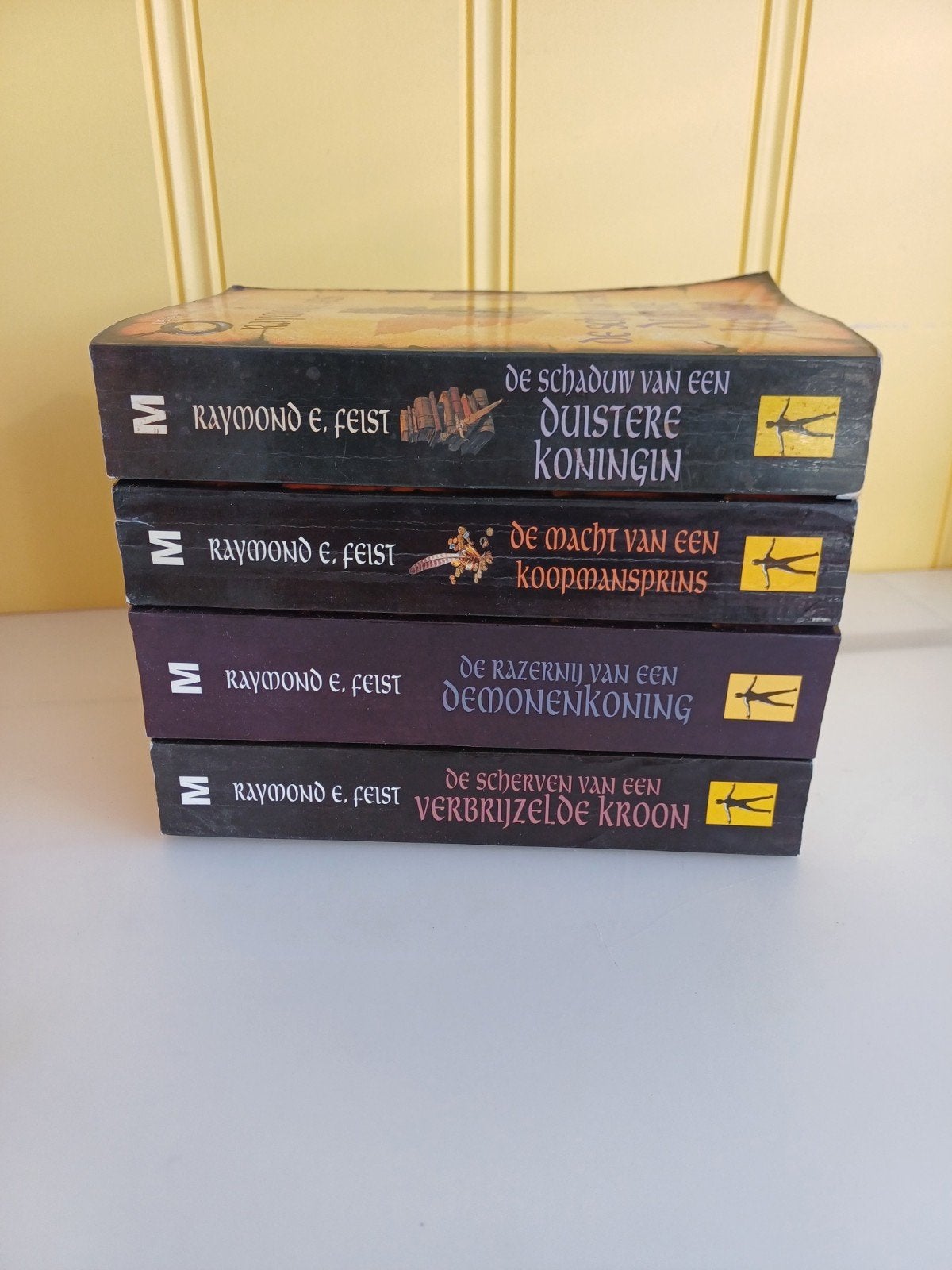 De boeken van de slangenoorlog, Ophalen of Verzenden, Gelezen, Raymond E. Feist