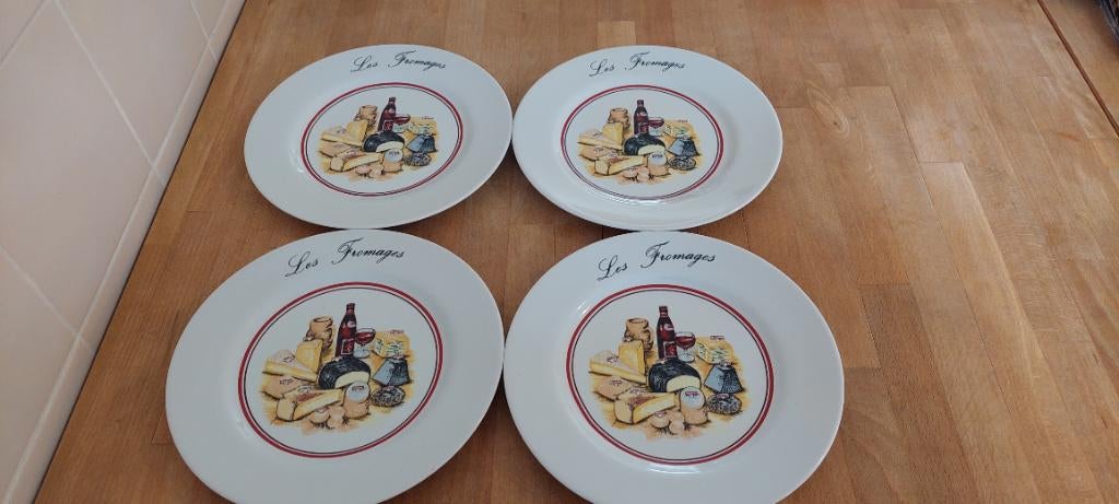 4 kaas / wijn borden Sandra Rich Porcelain Collection, Huis en Inrichting, Ophalen of Verzenden, Zo goed als nieuw, Bord(en), Wedgwood