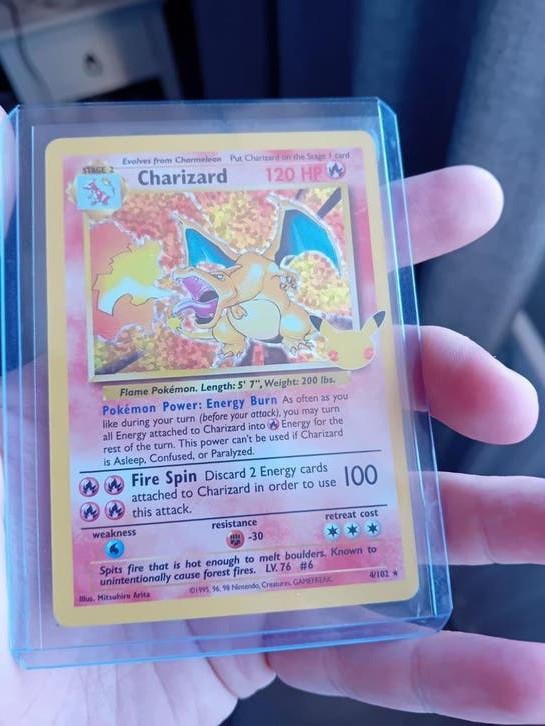 Charizard 4/102 Celebrations Pokémon Kaart, Ophalen of Verzenden, Zo goed als nieuw, Losse kaart