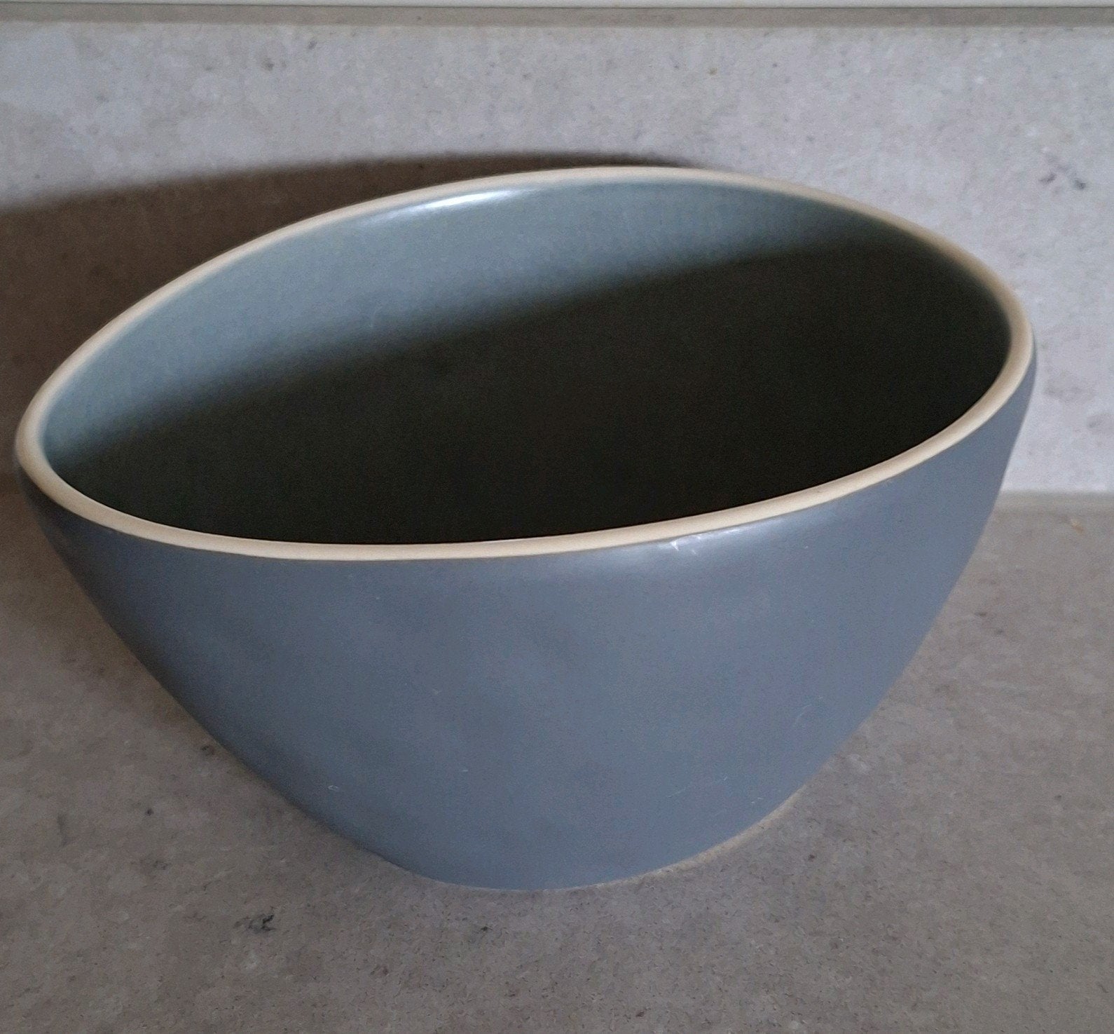 Jewel servies - Organische asymmetrische schaal / kom, Keramiek, Ophalen of Verzenden, Overige stijlen, Schaal of Schalen