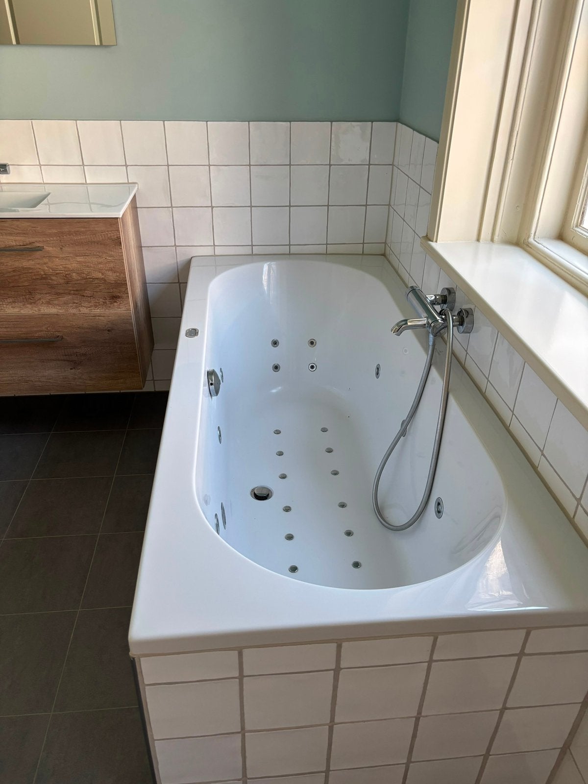 Nette en goed werkende whirlpool / bubbelbad, Ophalen, Gebruikt, Met bad