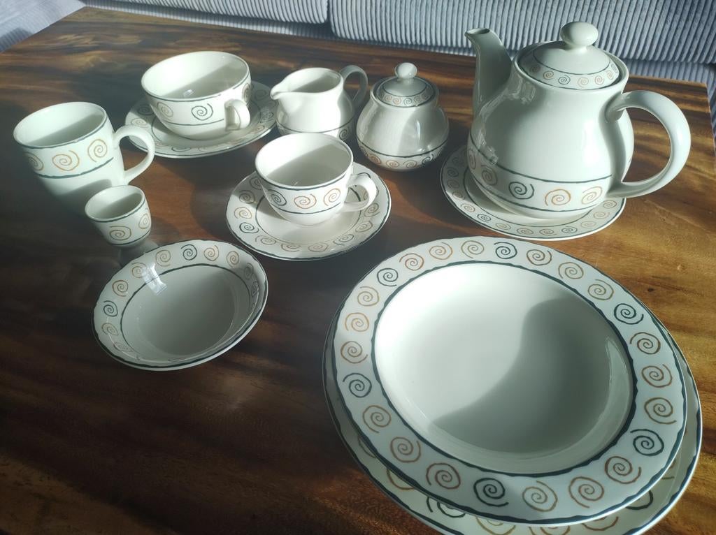 Royal Orchid Servies, Huis en Inrichting, Ophalen of Verzenden, Porselein, Overige stijlen, Bord(en)