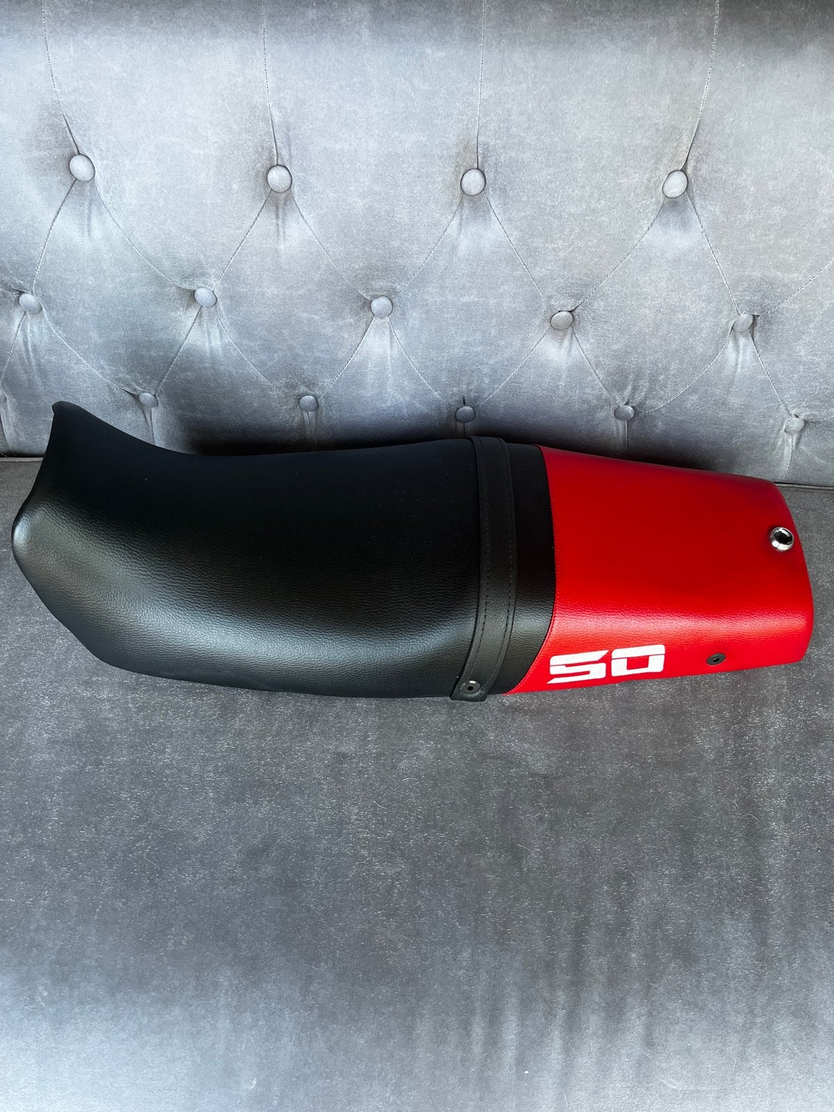 NOS Aprilia AF1 50 zadel, Fietsen en Brommers, Ophalen of Verzenden, Gebruikt, Zadel