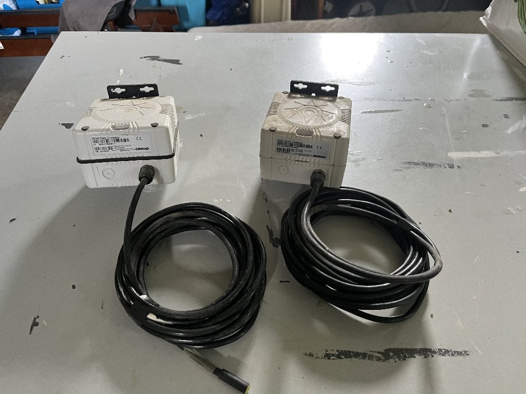 Simrad RC 42 fluxgate kompas (2 stuks), Verzenden, Gebruikt, Gps of Kompas