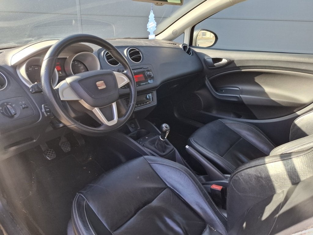 SEAT Ibiza SC 1.6 Sport 3-Drs Airco/Leer Nieuwe APK ✅, Auto's, Automatische klimaatregeling, 990 kg, Ibiza, Leder
