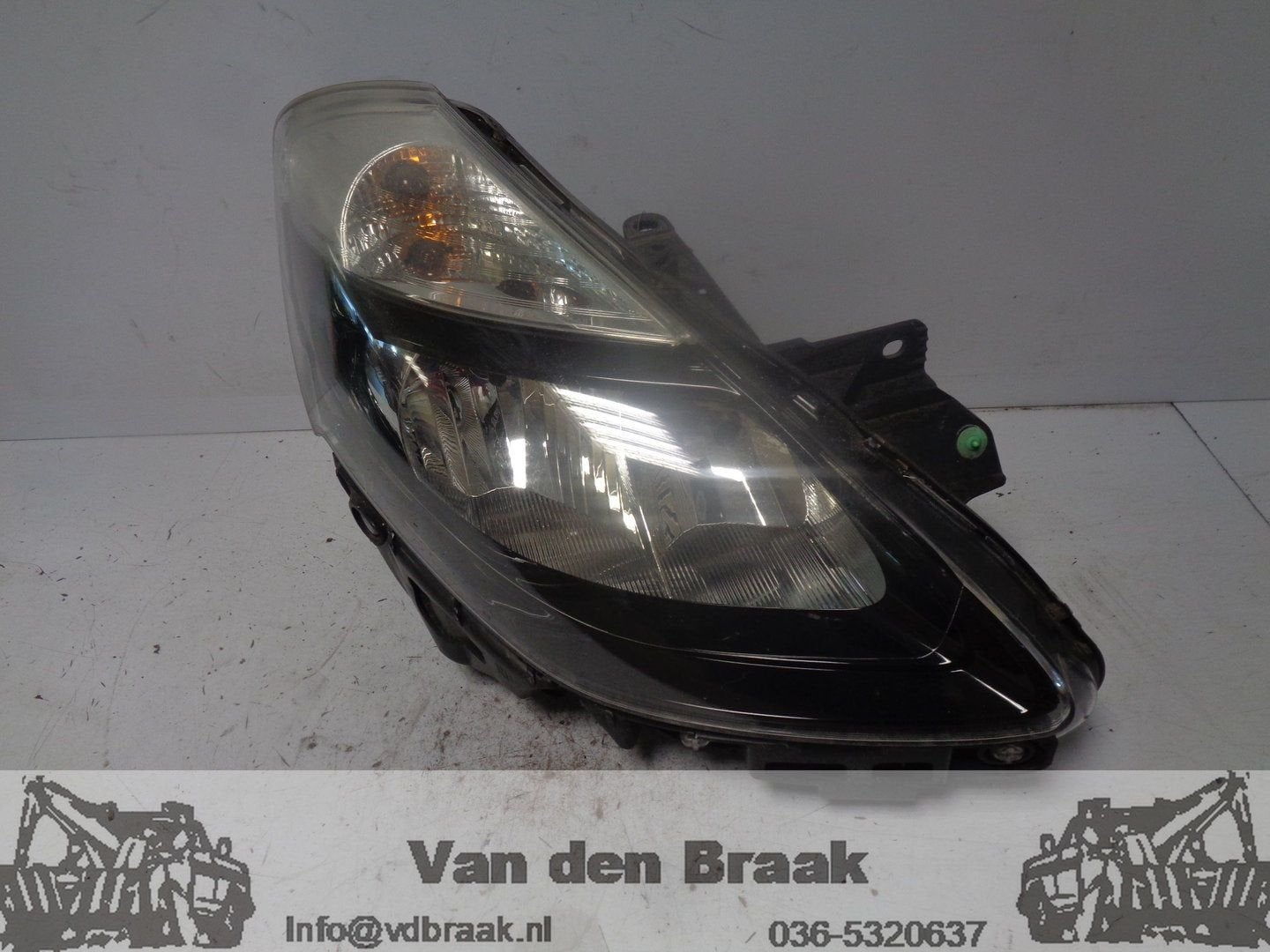 Renault Clio III 2011-2014 Koplamp rechts, Gebruikt, -, Renault, Herkomst onderdeel bekend