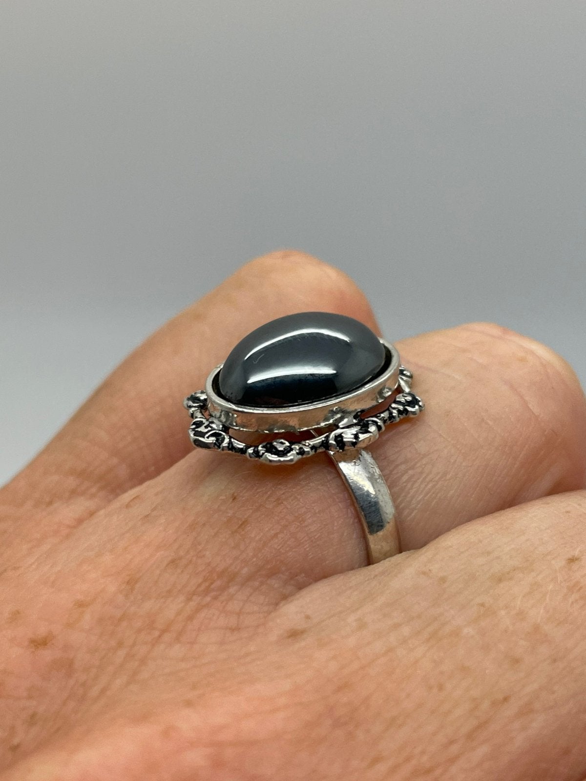 E951 Prachtige zilveren hematiet ring maat 17,5, Ophalen of Verzenden, X, Met edelsteen, Dame