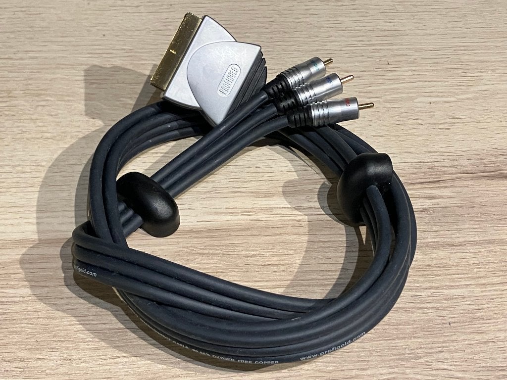 SCART naar COMPONENT Profigold 1,5 Meter 24 Karaat Goud, Ophalen of Verzenden, Zo goed als nieuw, Minder dan 2 meter, Scartkabel
