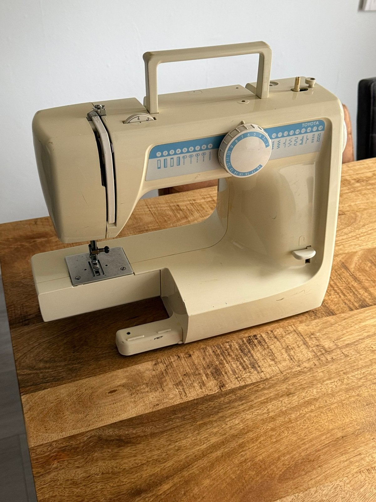 Naaimachine Toyota RS2000, Verzenden, Zo goed als nieuw, Naaimachine, Overige merken