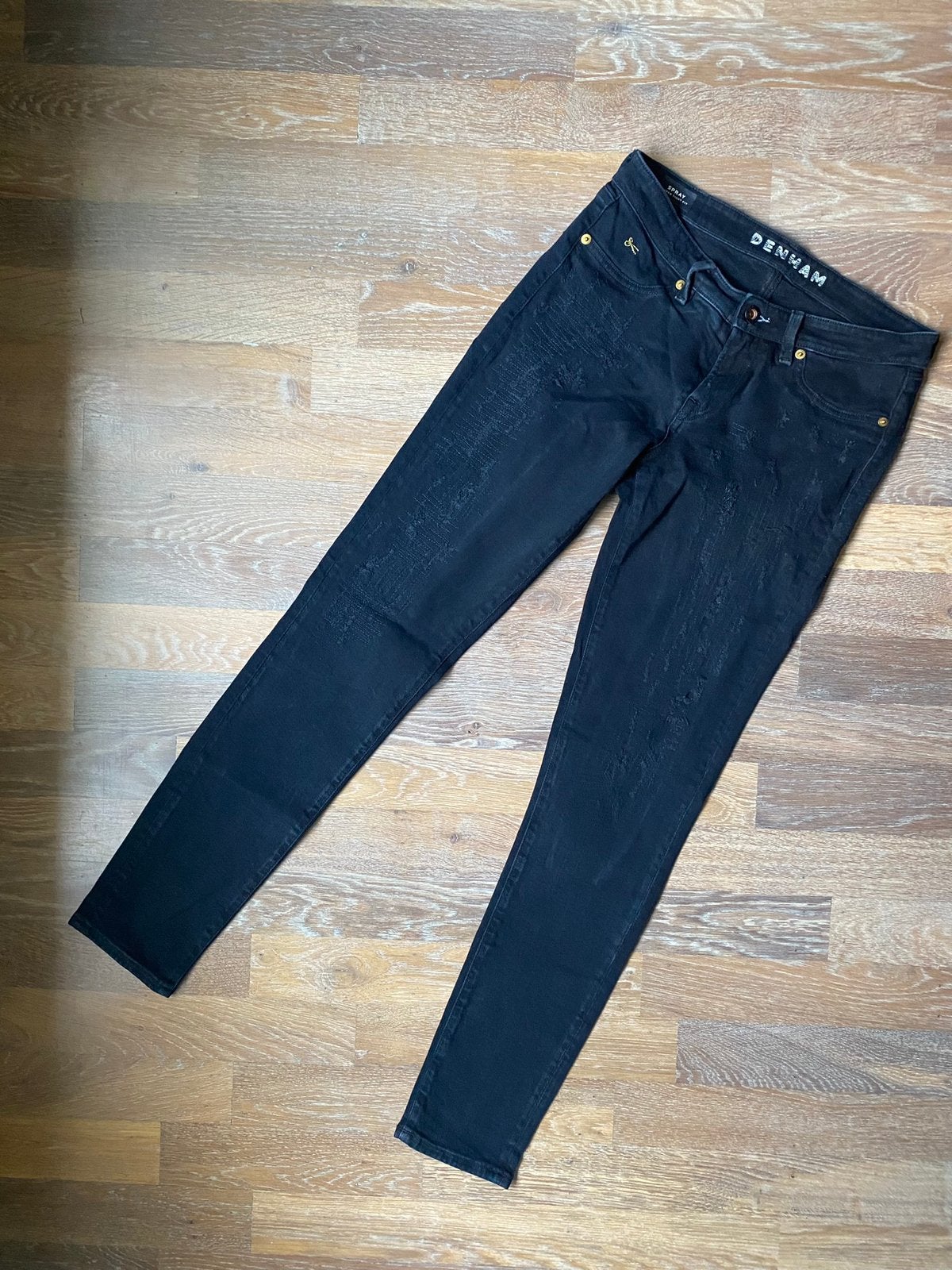 Denham Spray jeans tight fit mt 26, Ophalen of Verzenden, Nieuw, Blauw, W27 (confectie 34) of kleiner