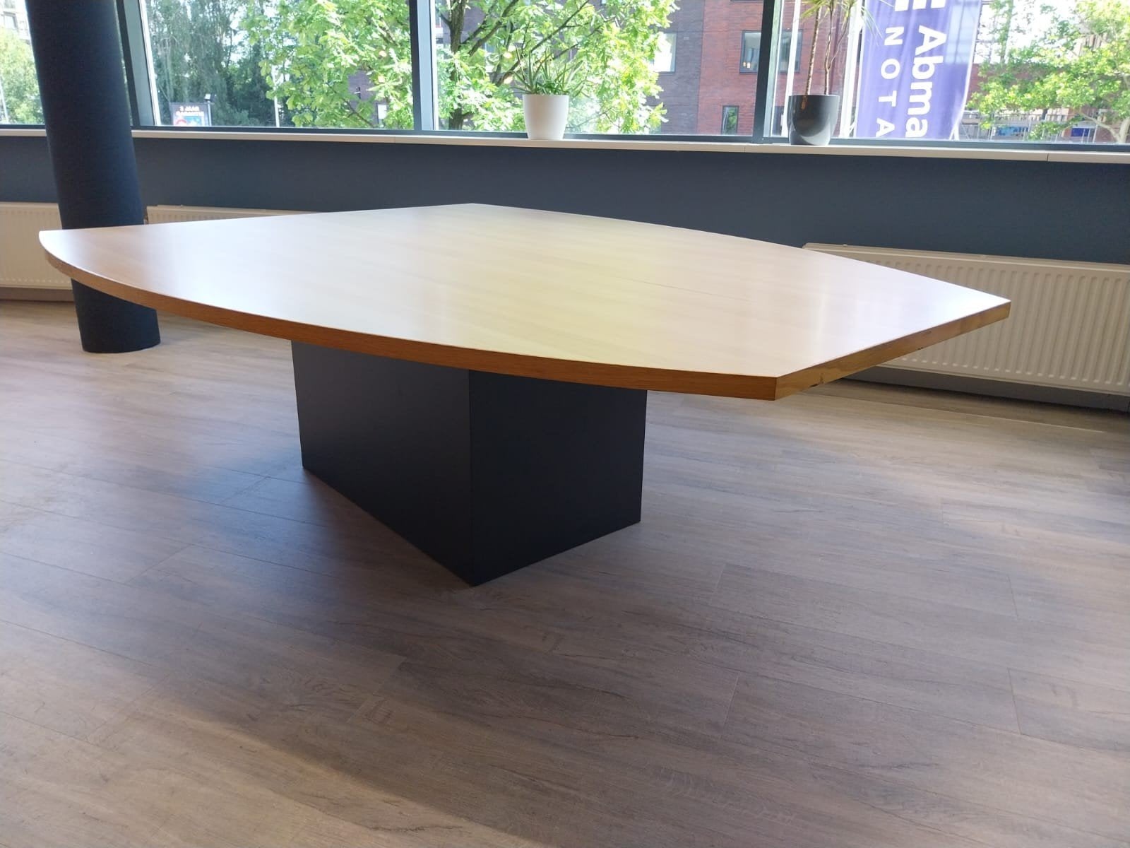Robuuste tafel, Huis en Inrichting, Tafels | Eettafels, Ophalen, Gebruikt, 200 cm of meer, 50 tot 100 cm