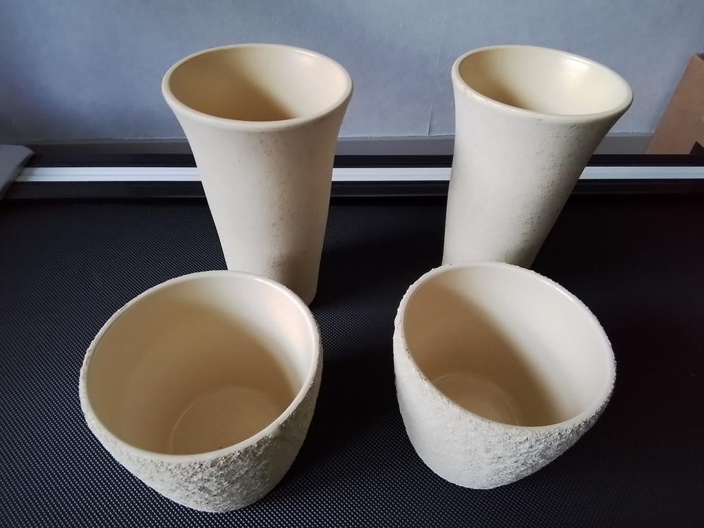 Set van 4 crèmekleurige bloempotten, modern design, Ophalen, Overige materialen, Zo goed als nieuw, Balkon