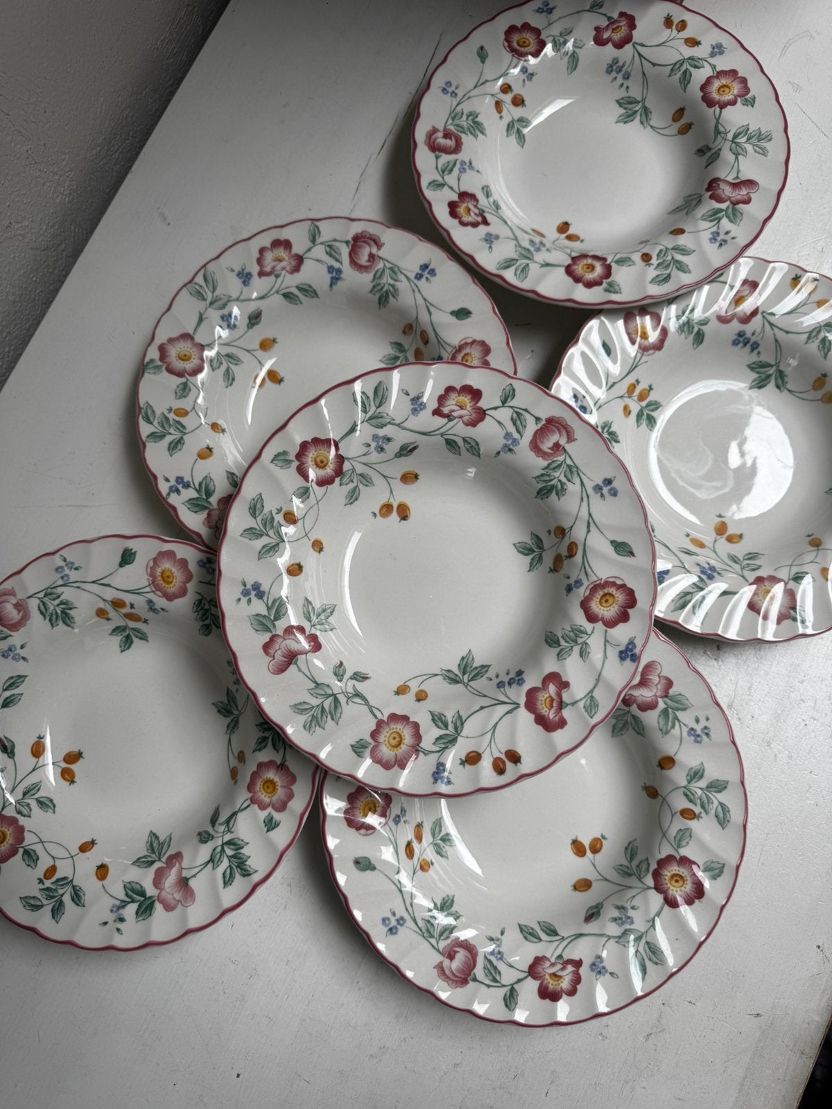 6 diepe borden Churchill Staffordshire, Huis en Inrichting, Keuken | Servies, Ophalen of Verzenden, Zo goed als nieuw, Bord(en)
