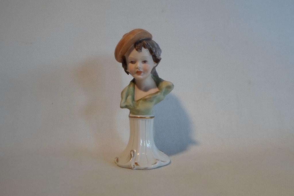 Capodimonte Nico Venzo Beeldje Kinder Hoofd, Verzamelen, Beelden en Beeldjes, Ophalen of Verzenden, Zo goed als nieuw, Mens