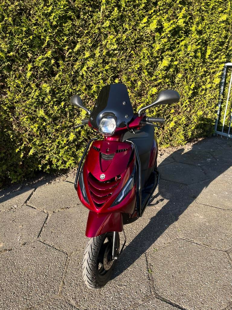 Piaggio zip 4t2v CUSTOM CANDY RED, NIEUWSTAAT+GARANTIE, Ophalen of Verzenden