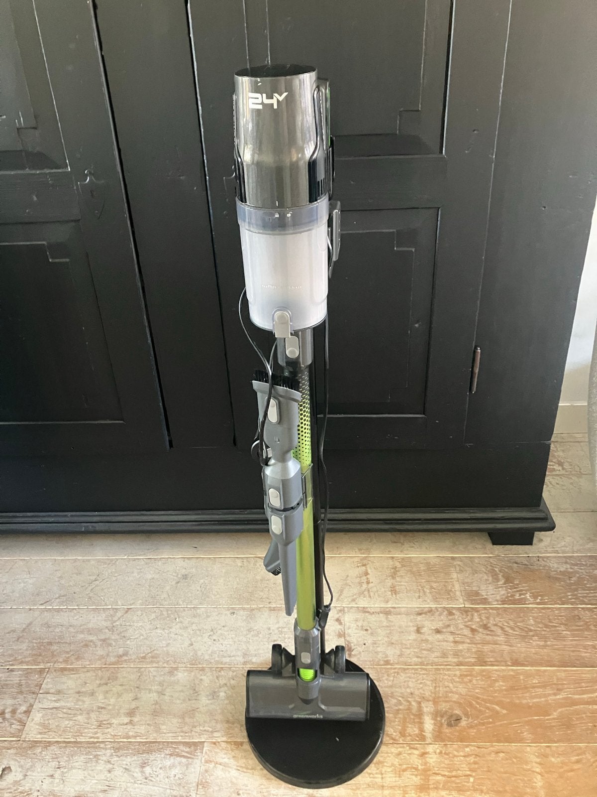 Greenworks G24CSV3C Steelstofzuiger met Oplaadstation