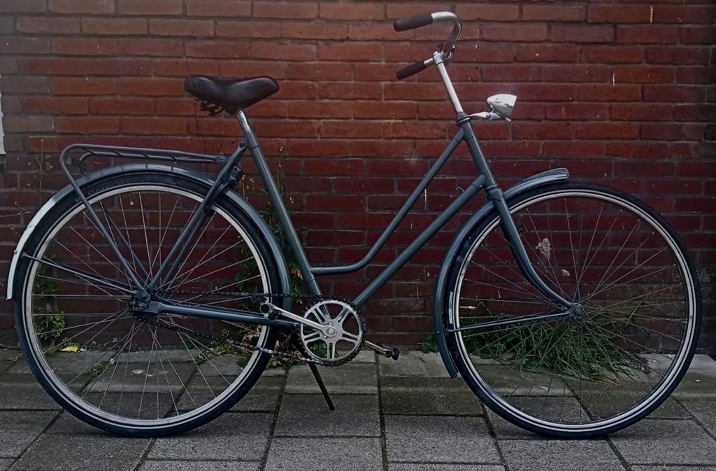 Omafiets 28 inch met terugtraprem en ringslot, Fietsen en Brommers, Fietsen | Dames | Omafietsen, Ophalen, Gebruikt, Terugtraprem