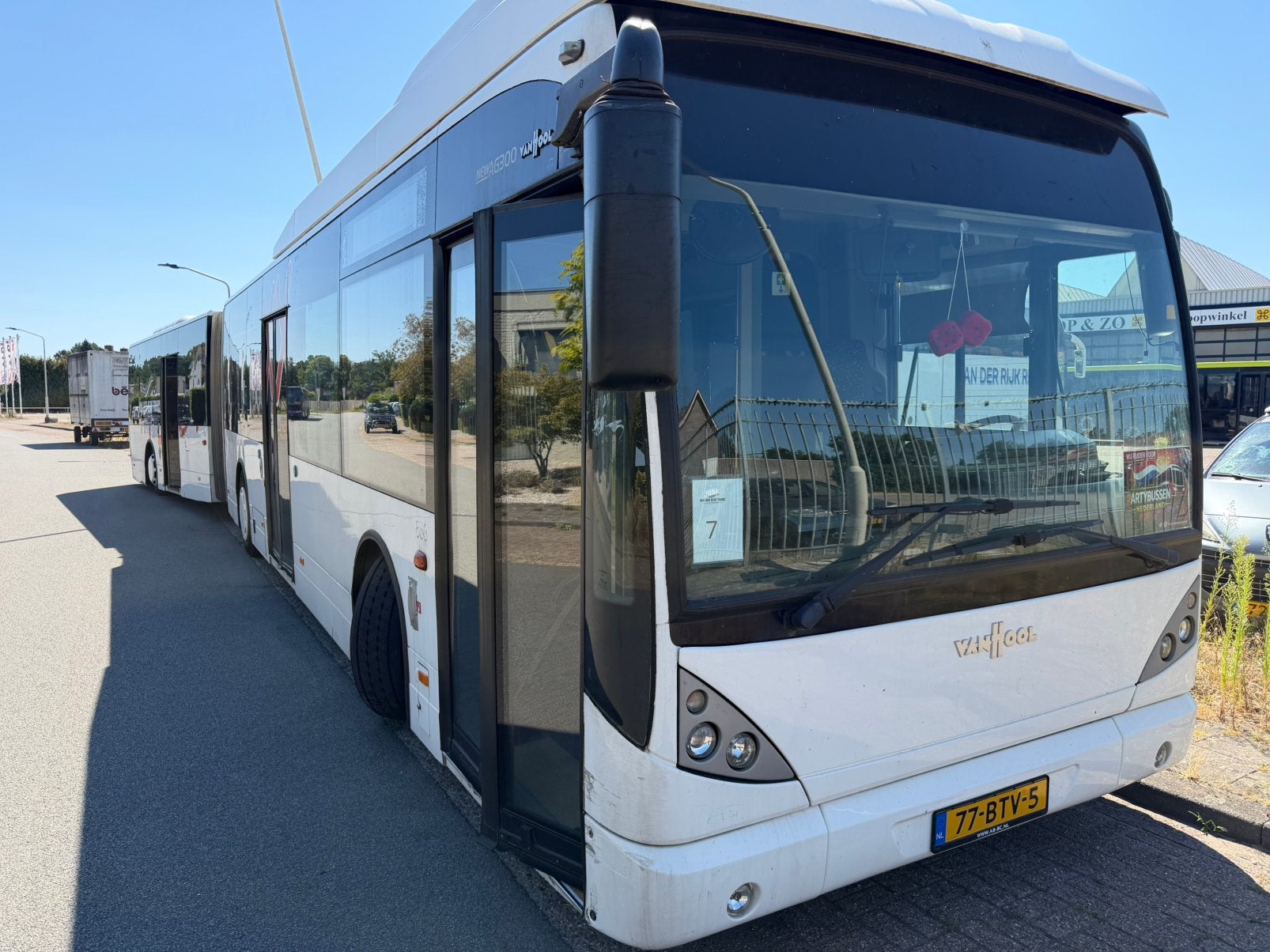 “MOET WEG” Dikke Partybus ( van Hool) airco.Meteen inzetbaar, Wit, Diesel, Grijs, Euro 4