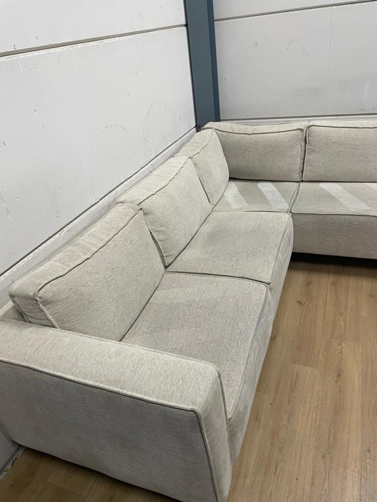 Mooie luxe suede beige creme hoekbank - GEREINIGD!!!, Ophalen, 250 tot 300 cm, Luxe, Hoekbank