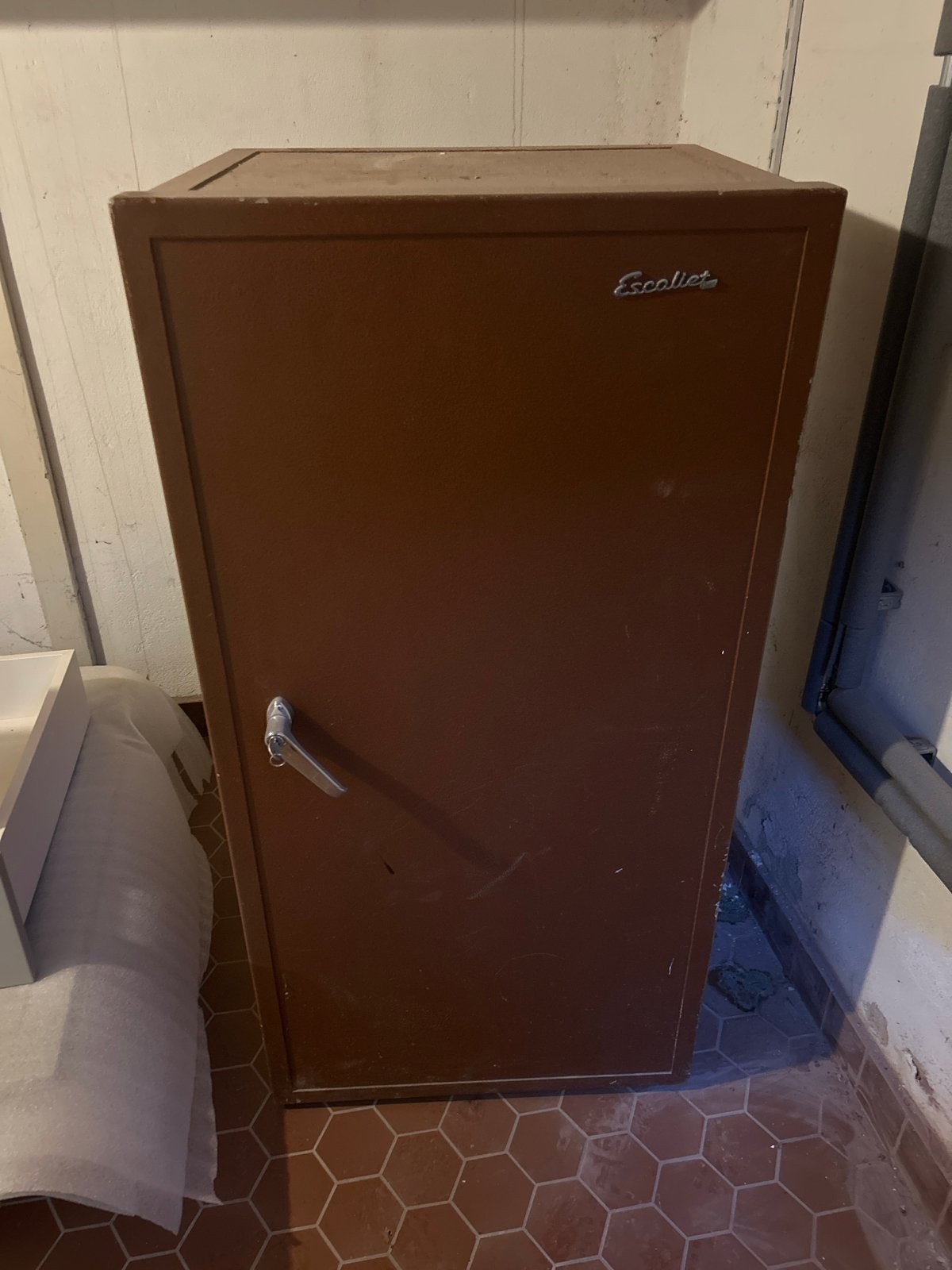 Escaliet Brandkast - Robuuste en veilige opslag, Huis en Inrichting, Brandblussers en Brandkasten, Ophalen of Verzenden, Gebruikt