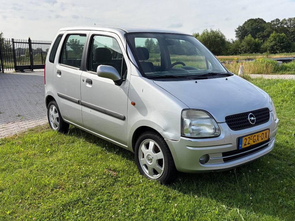 Opel Agila 1.2 I 16V 2001 Grijs, Auto's, Opel, Voorwielaandrijving, 15 km/l, 74 pk, 31 €/maand