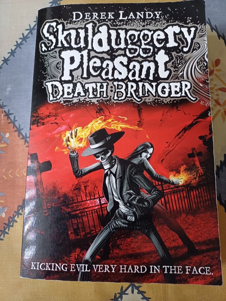Derek landy:skulduggery pleasant deathbringer.erg gelezen bo, Ophalen, Gelezen, Derek landy