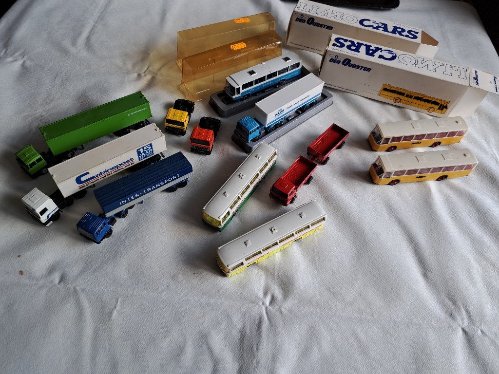 12 auto's 1:87, Ophalen of Verzenden, Zo goed als nieuw, Auto, Efsi