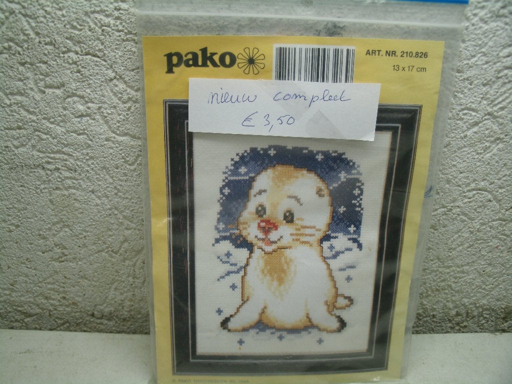 bg 62 pako hond 13x17 compl 45 gr 3,50, Ophalen of Verzenden, Nieuw, Borduurpakket