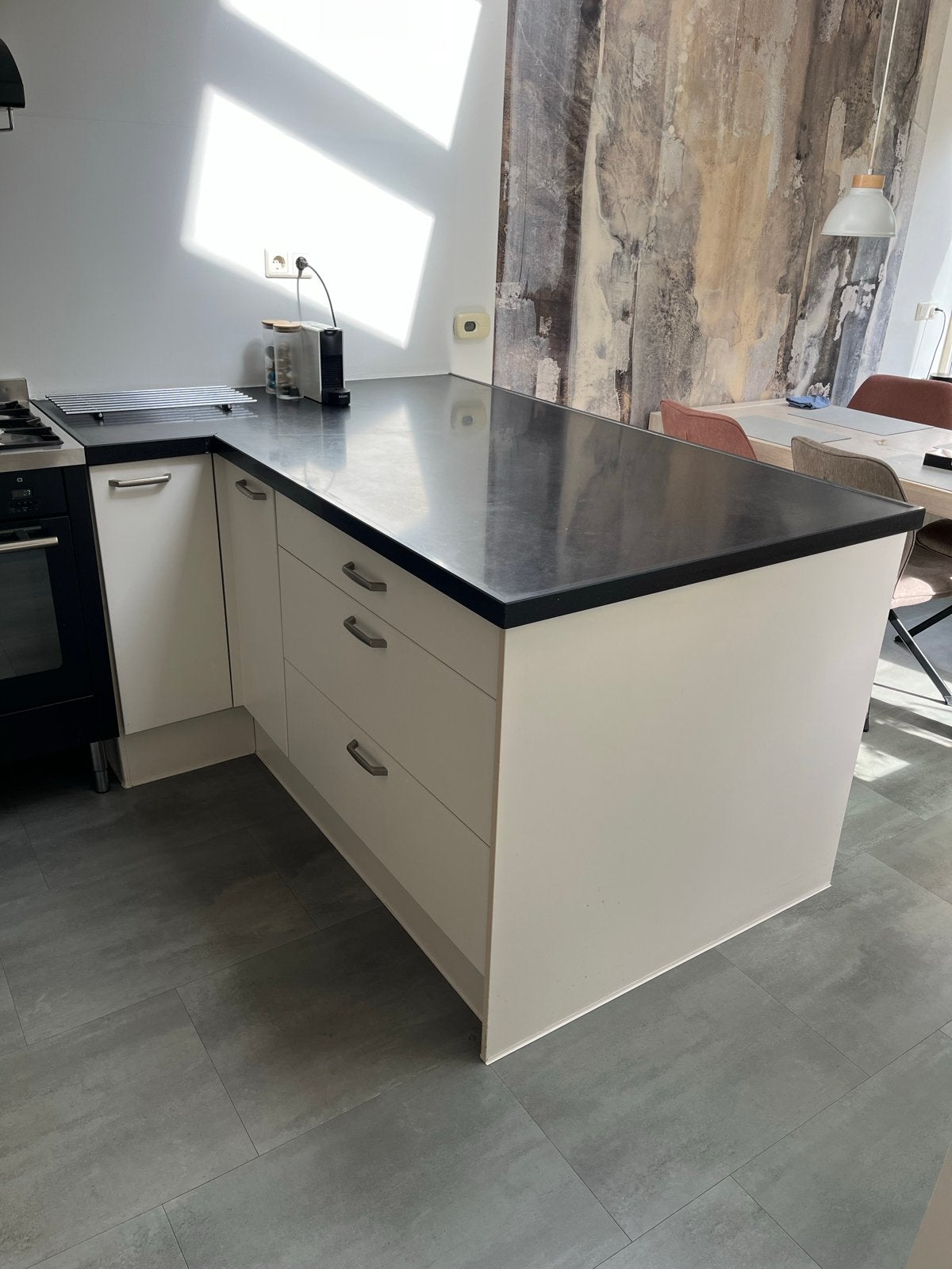 Keuken met kookeiland zonder inbouwapparatuur, Huis en Inrichting, Ophalen, Gebruikt, Overige materialen, Wit