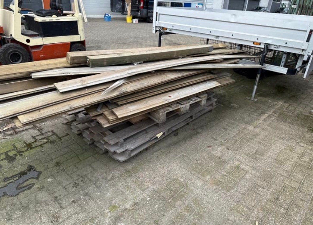Partij tuinhout: rabatdelen en balken - nog goed bruikbaar, Gebruikt, 25 tot 50 mm, 300 cm of meer, Balk