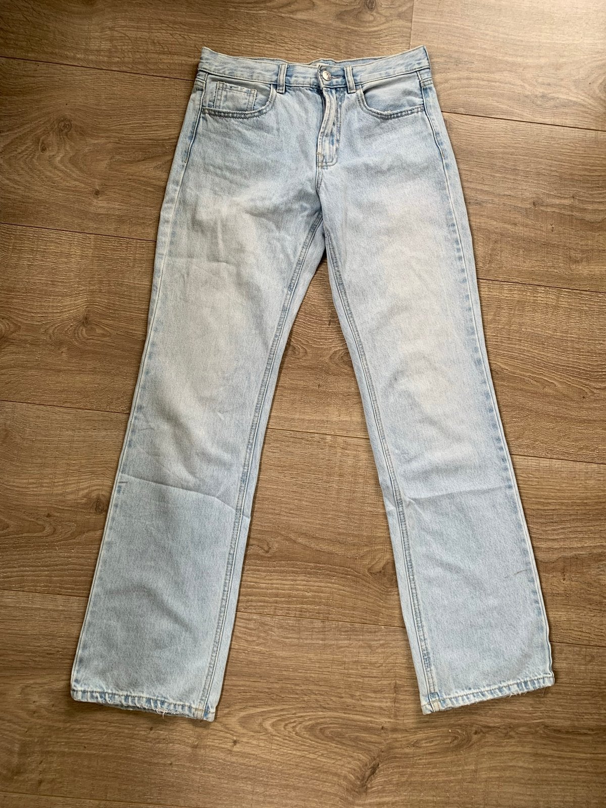 Lichtblauwe spijkerbroek van Stradivarius - Maat 36 (S), Ophalen of Verzenden, Gedragen, Blauw, W28 - W29 (confectie 36)